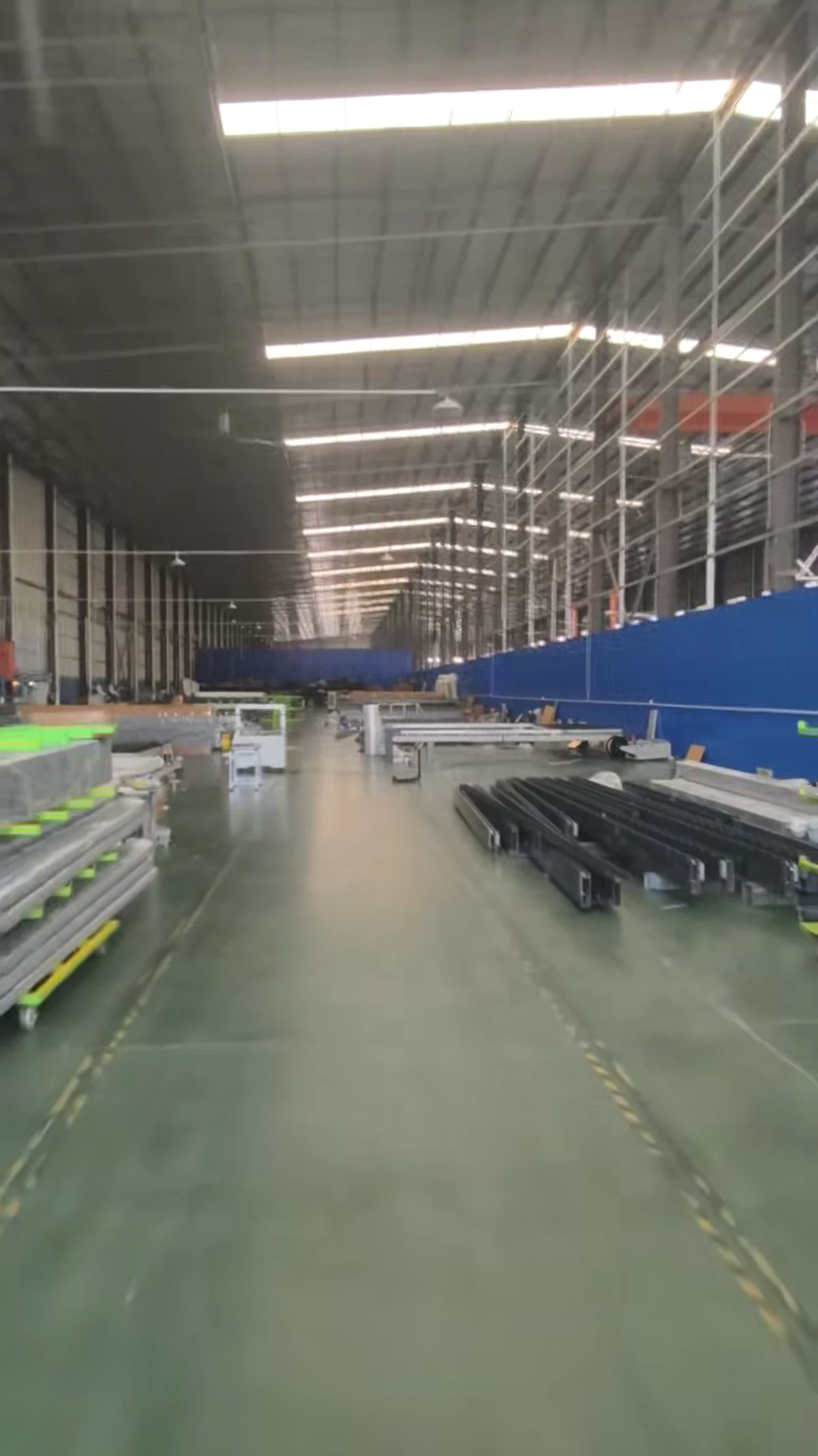 Long-profile machining and assembly floor inside the Foshan pergola factory